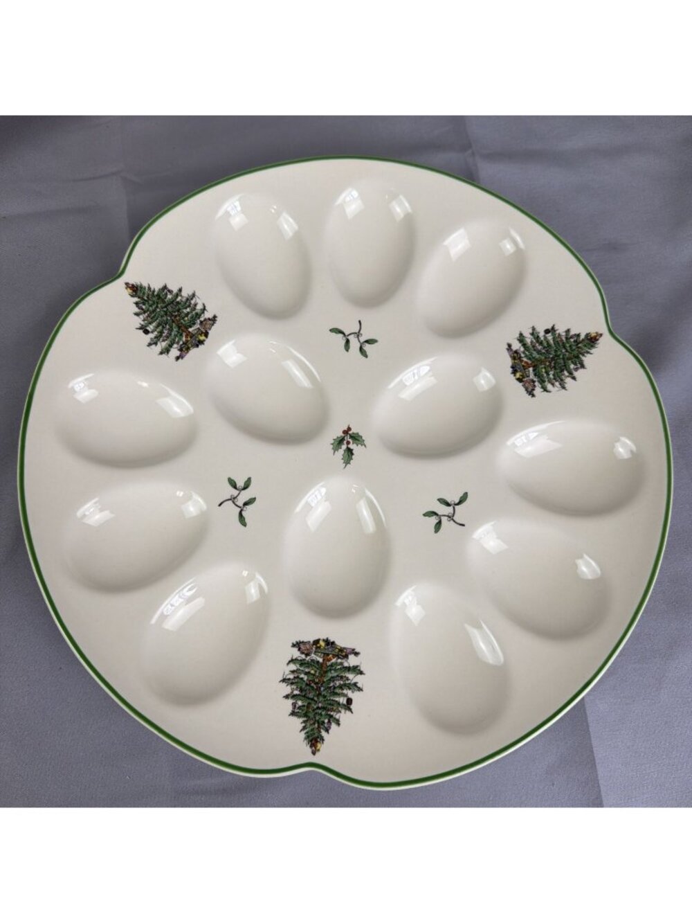 Spode 11 1/4” Christmas Tree Deviled Egg Plate Holiday Egg Serving Platter